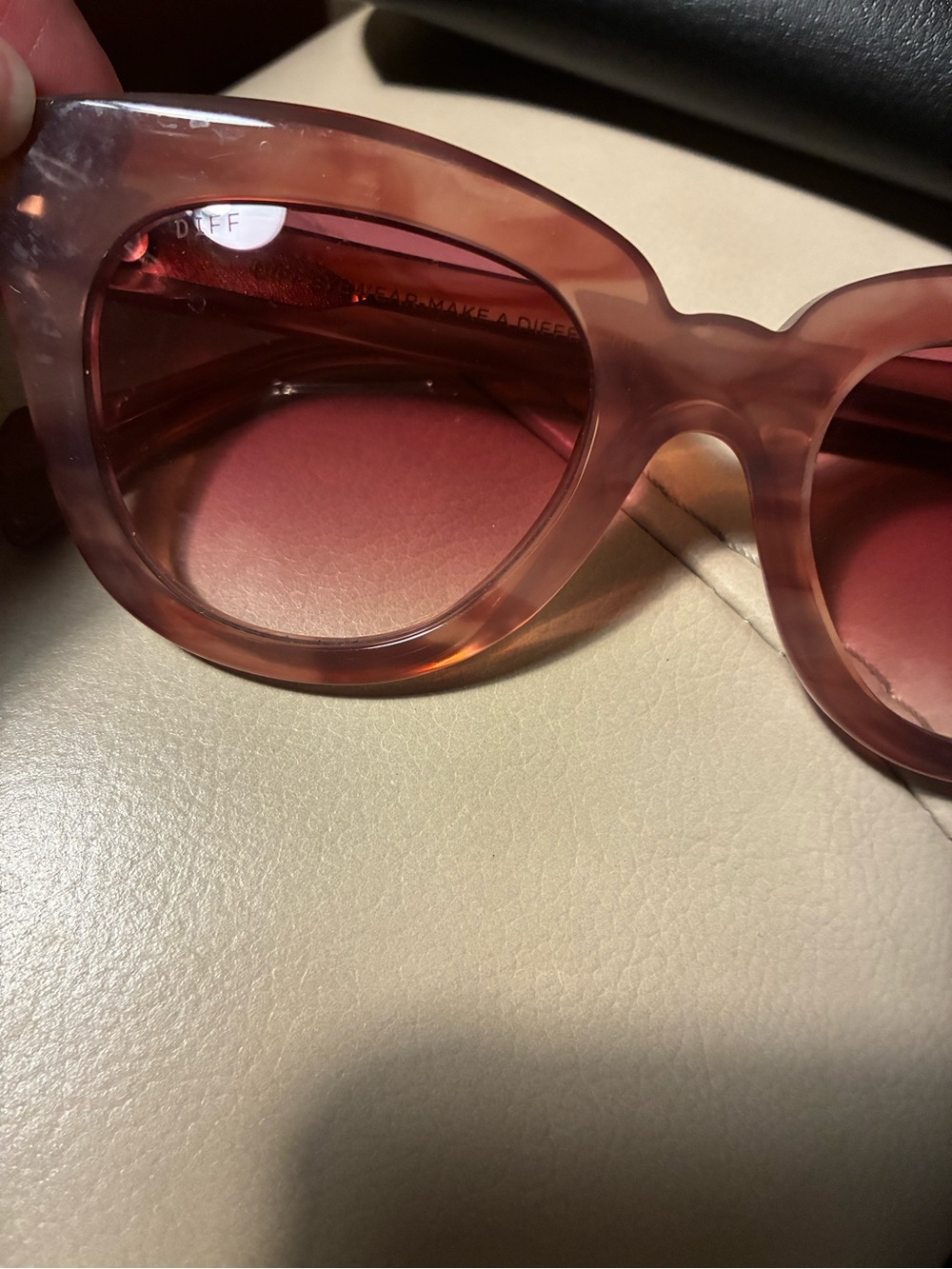 Diff Eyewear jagger Pink Cat-Eye Sunglasses - like new - Picture 3 of 8